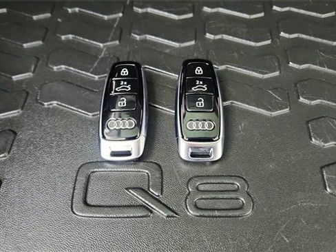 Used 2025 Audi Q8 Prestige w/ Prestige Package image 62