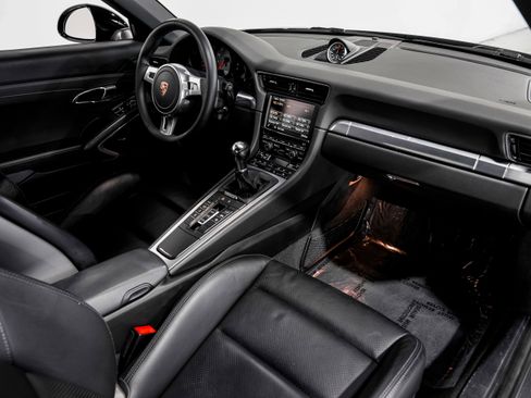Used 2015 Porsche 911 Carrera S image 31