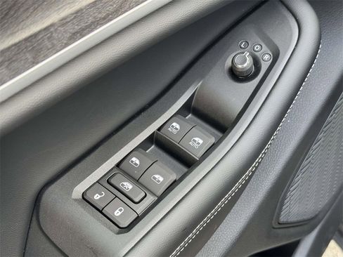 New 2025 Jeep Grand Cherokee Limited w/ Luxury Tech Group II image 27