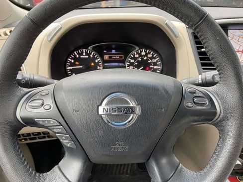 Used 2016 Nissan Pathfinder Platinum image 26