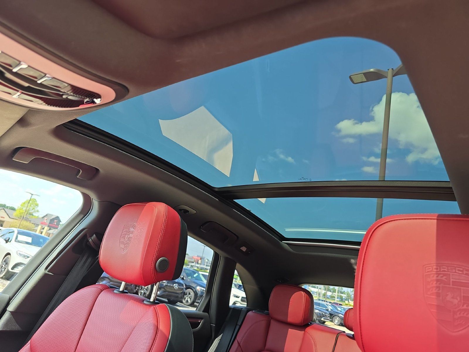 Certified 2026 Porsche Macan Turbo AWD/4WD image 21