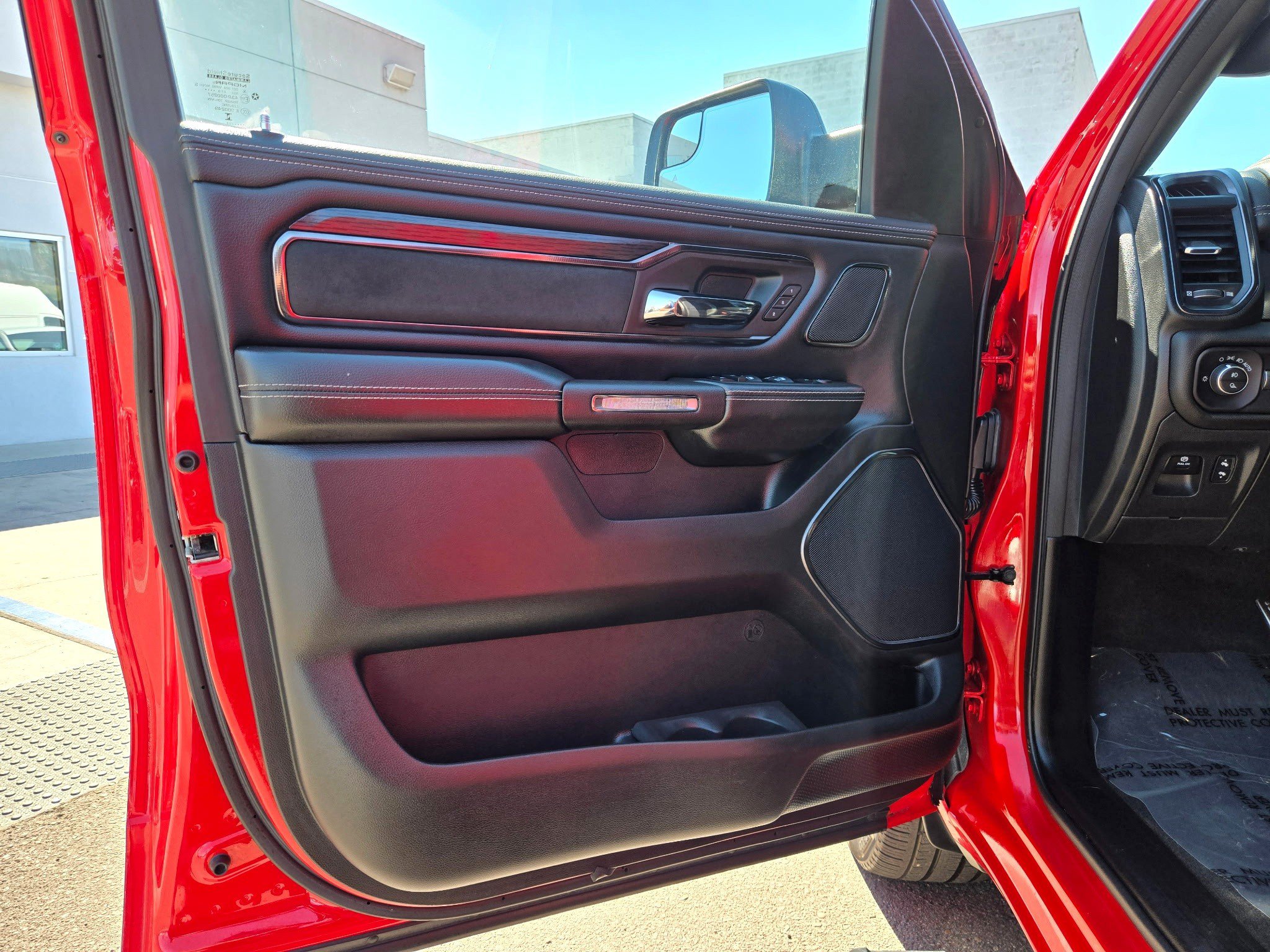 Used 2023 RAM 1500 Laramie AWD/4WD image 11