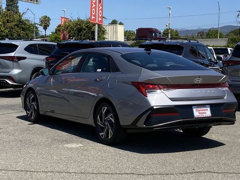Used 2025 Hyundai Elantra SEL FWD image 37