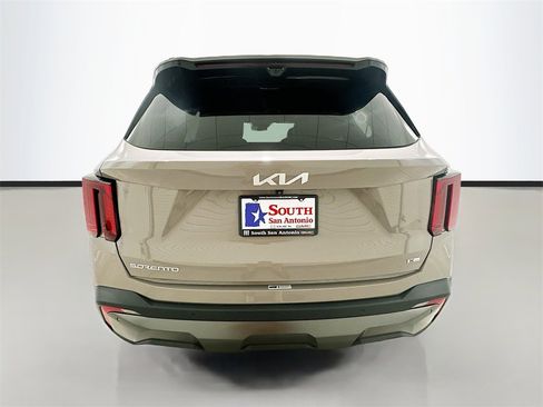 Used 2024 Kia Sorento SX Prestige image 6