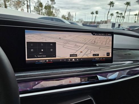 Certified 2025 BMW 760i xDrive image 12