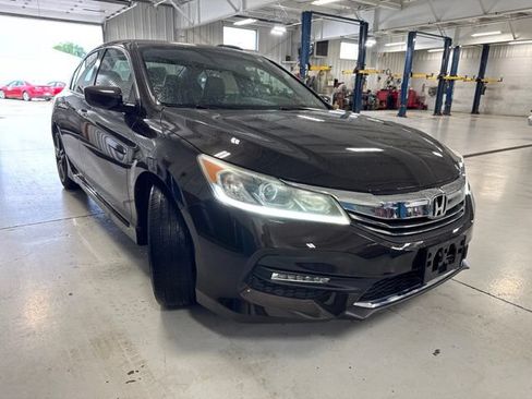 Used 2017 Honda Accord Sport Special Edition image 28