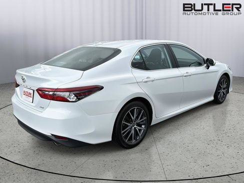 Used 2023 Toyota Camry XLE w/ Navigation Package FWD image 6