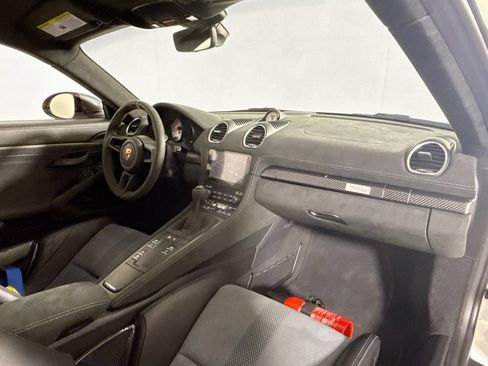 Used 2024 Porsche 718 Cayman GT4 RS RWD image 17