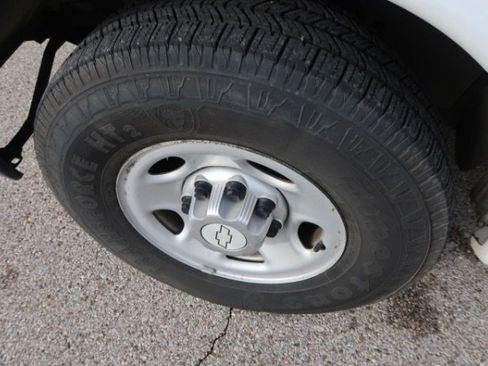 Used 2015 Chevrolet Express 2500 image 16