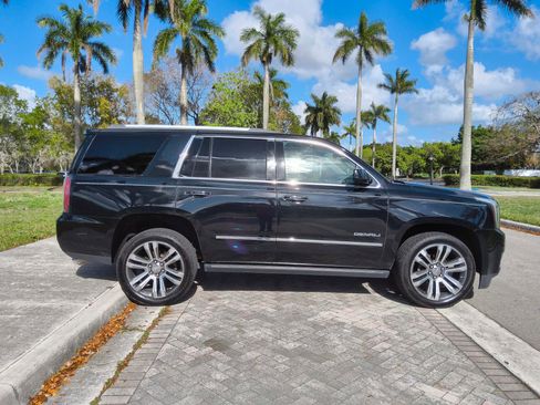 Used 2017 GMC Yukon Denali w/ Open Road Package image 18