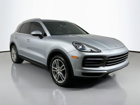 Certified 2023 Porsche Cayenne image 9