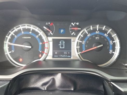 Used 2019 Toyota 4Runner SR5 Premium AWD/4WD image 30