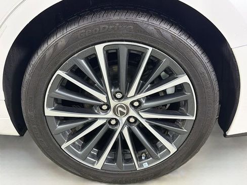 Used 2022 Lexus ES 350 w/ Premium Package image 31