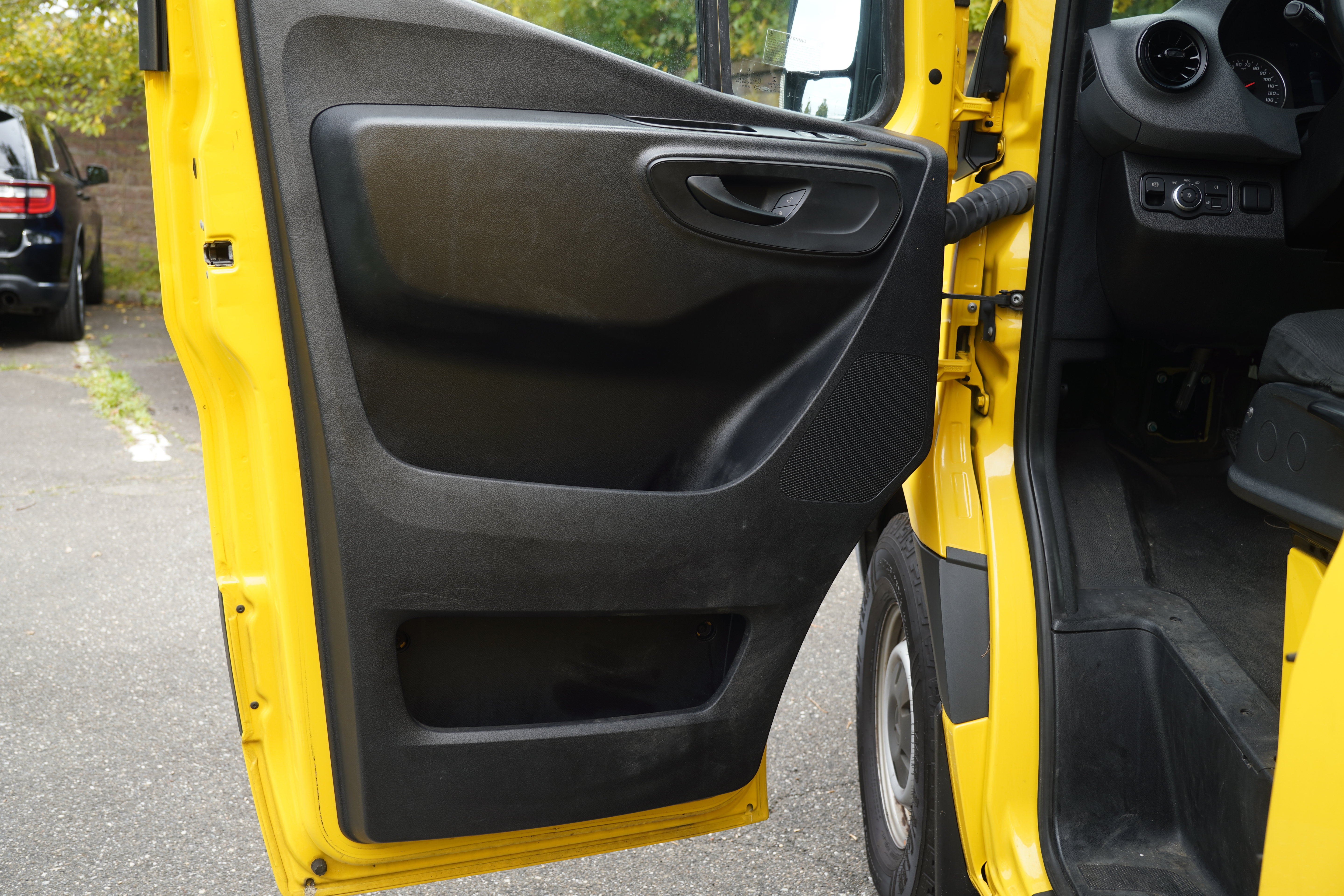 Used 2021 Mercedes-Benz Sprinter 2500 w/ Acoustic Package image 17