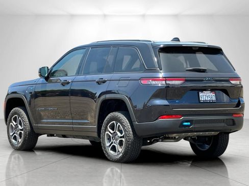 Used 2023 Jeep Grand Cherokee Trailhawk w/ Advanced Protech Group II AWD/4WD image 5