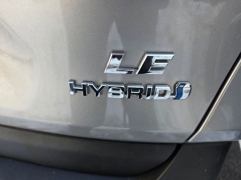 Used 2022 Toyota RAV4 LE image 30