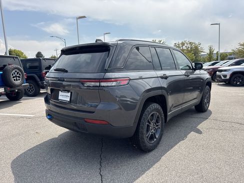 New 2025 Jeep Grand Cherokee Trailhawk w/ Luxury Tech Group III image 8