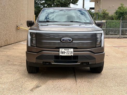 Used 2022 Ford F150 Lightning Lariat w/ Equipment Group 511A High AWD/4WD image 4