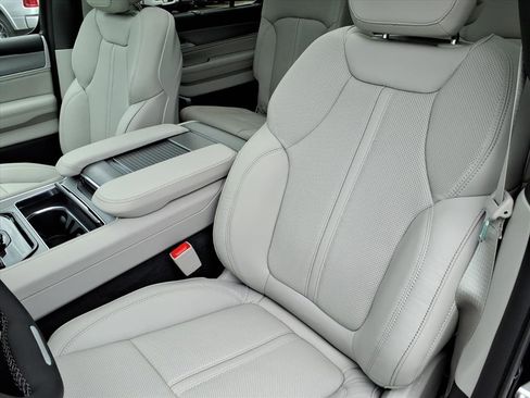 New 2026 Jeep Grand Wagoneer Limited AWD/4WD image 20
