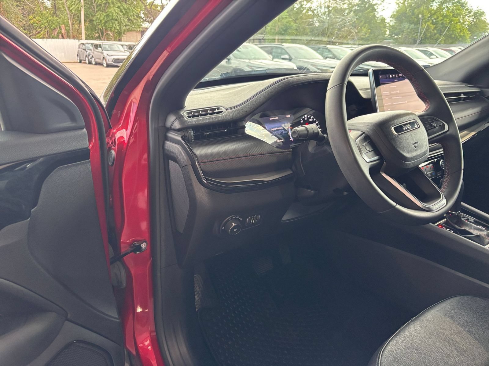 Used 2025 Jeep Compass Trailhawk AWD/4WD image 32