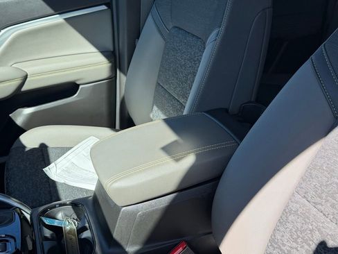 Used 2024 Chevrolet Colorado ZR2 w/ Safety Package image 21