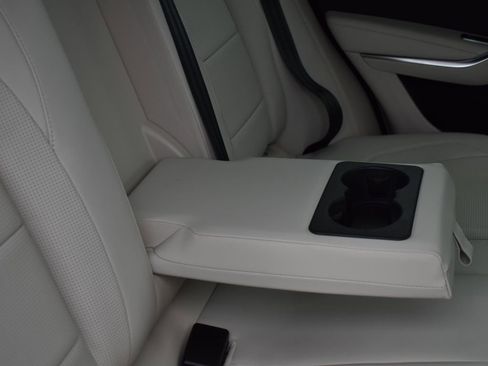 Certified 2025 Jaguar F-PACE R-Dynamic S image 13