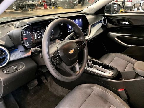 Used 2024 Chevrolet Trax LS FWD image 8