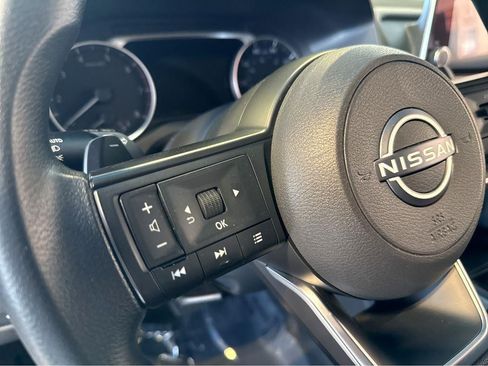 Used 2024 Nissan Rogue SV AWD/4WD image 19