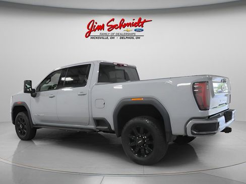 Used 2025 GMC Sierra 2500 AT4 w/ AT4 Premium Plus Package AWD/4WD image 4