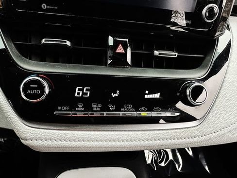 Used 2022 Toyota Corolla SE image 28