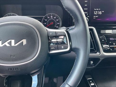 Used 2023 Kia Sorento EX w/ Panoramic Sunroof Package image 11