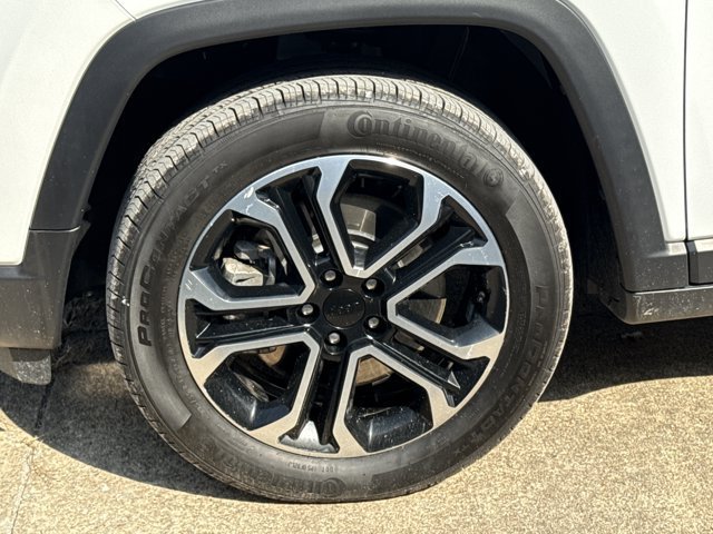 Used 2023 Jeep Compass Limited AWD/4WD image 9