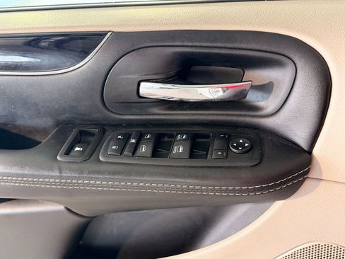 Used 2018 Dodge Grand Caravan SXT FWD image 10