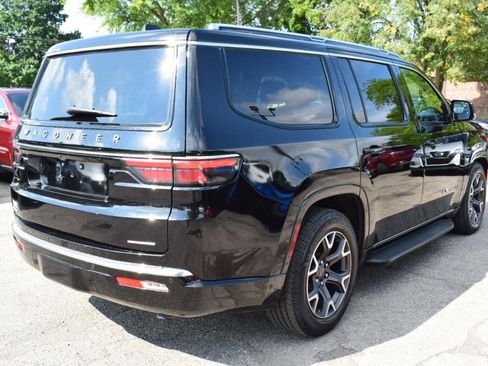 Used 2023 Jeep Wagoneer Series III w/ Convenience Group I AWD/4WD image 6