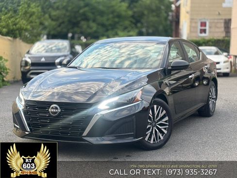 Used 2024 Nissan Altima 2.5 SV FWD image 1