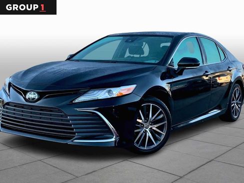 Used 2024 Toyota Camry XLE image 1