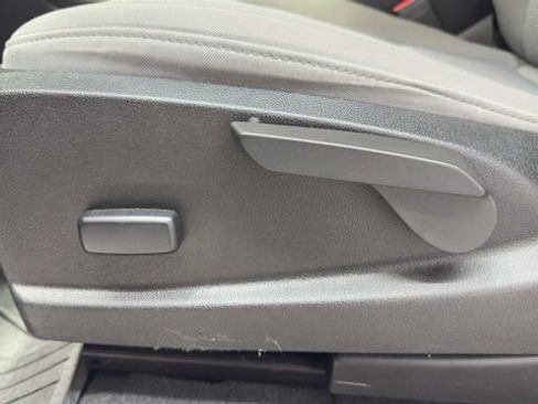 Used 2019 GMC Canyon 2WD Crew Cab w/ Convenience Package image 23