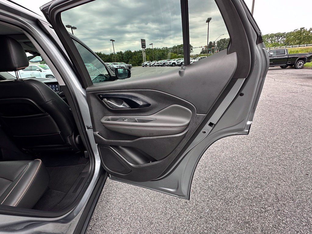 Certified 2023 GMC Terrain AT4 w/ Tech Package AWD/4WD image 18
