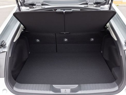 Used 2026 Toyota Prius Plug-In Hybrid image 8