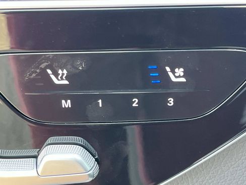 Used 2025 Mercedes-Benz GLC 300 image 21