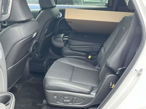 New 2026 Hyundai Palisade Calligraphy FWD image 11