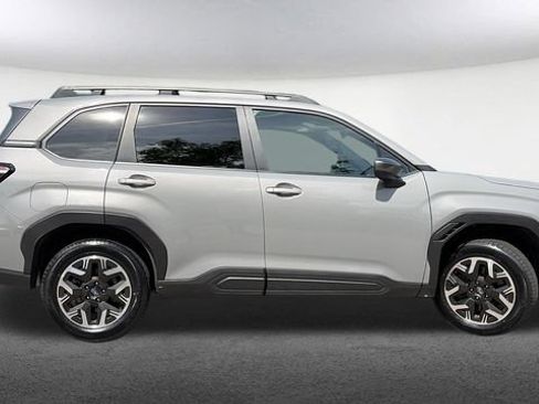 Certified 2025 Subaru Forester Premium AWD/4WD image 16