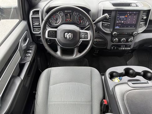 Used 2022 RAM 2500 Big Horn w/ Cold Weather Group image 18