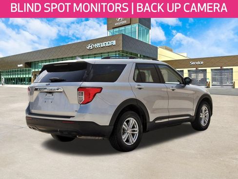 Used 2020 Ford Explorer XLT AWD/4WD image 5