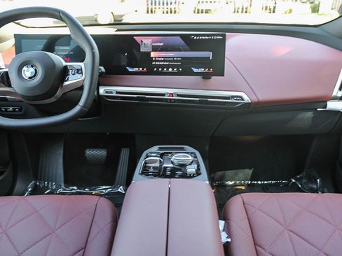 New 2026 BMW iX xDrive60 w/ Premium Package image 12