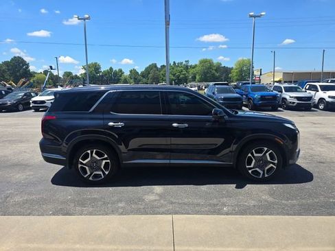 Used 2023 Hyundai Palisade Limited FWD image 6
