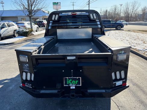 Used 2022 Ford F250 XL w/ Power Equipment Group image 19