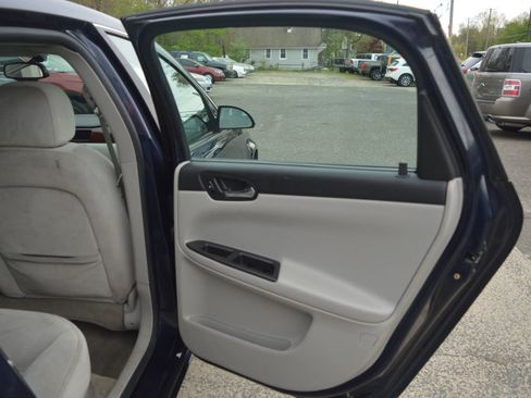 Used 2007 Chevrolet Impala LT FWD image 23