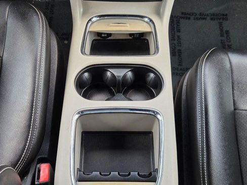 Used 2019 Dodge Grand Caravan SXT FWD image 24