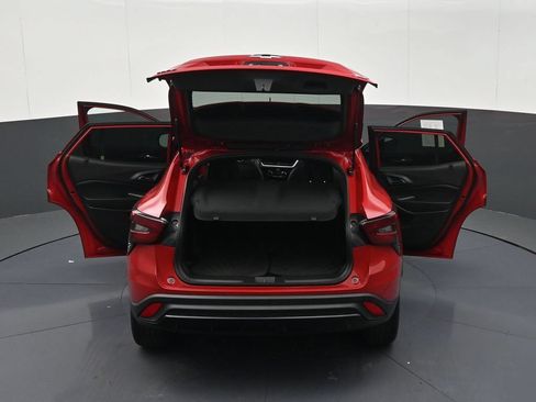 Used 2026 Chevrolet Trax RS w/ Sunroof Package FWD image 41